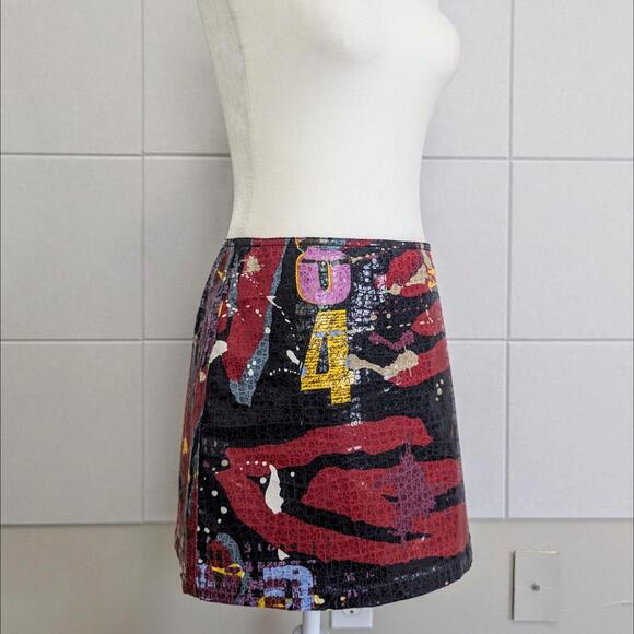 SOLD Vintage y2k Express coated cotton abstract mini skirt - Picture 4 of 6